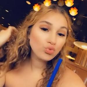 Meet your Posher, Isabelle